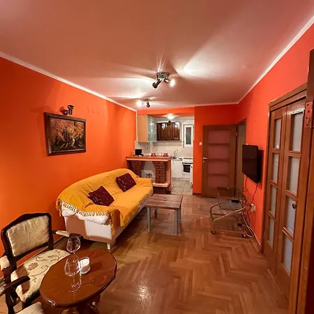 Urban Nest - Orange Belgrado
